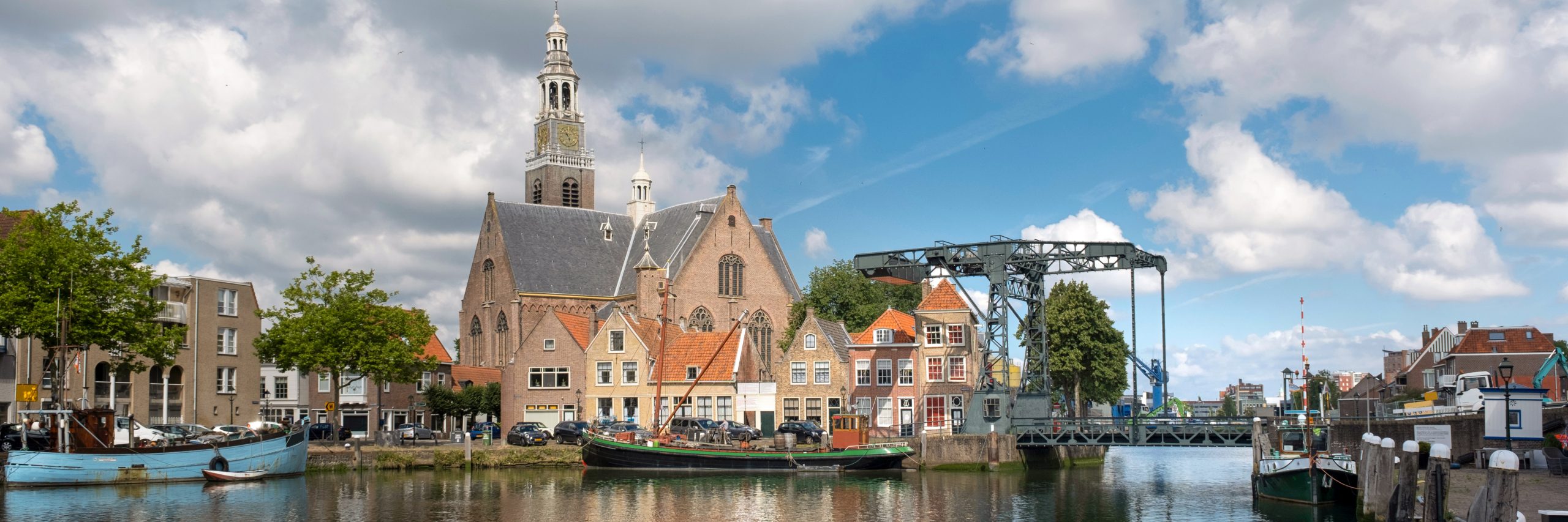 view on the Marnixkade and the Groote Kerk, Maassluis, Holland